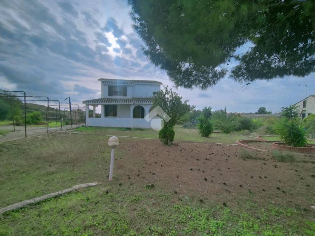 Villa a Quartu sant'elena in Via Su Paris, 18 - Foto 4