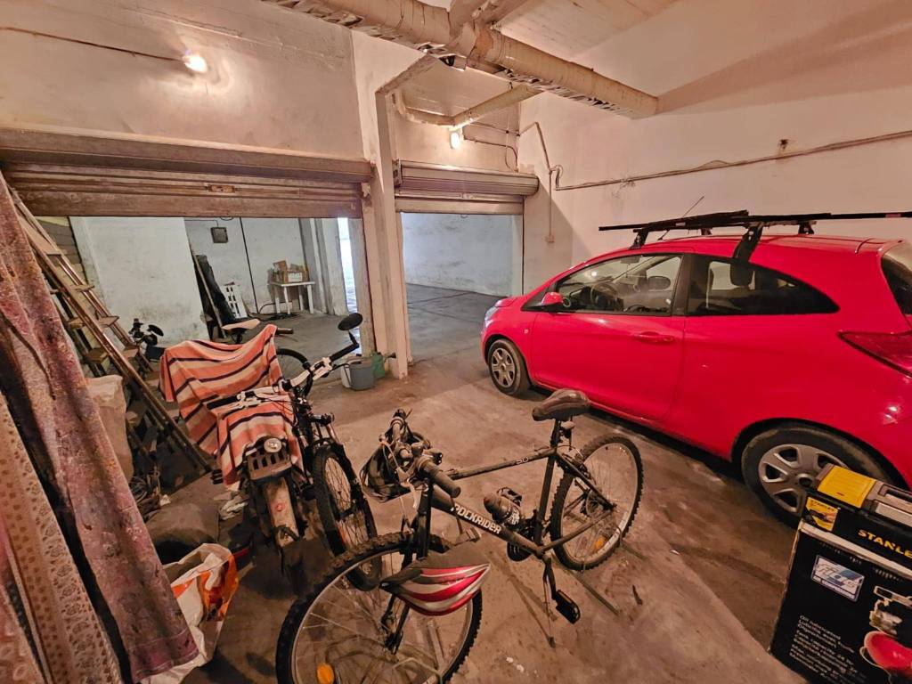 Box / garage a Genova in Via Natale Gallino, 19 - Foto 2