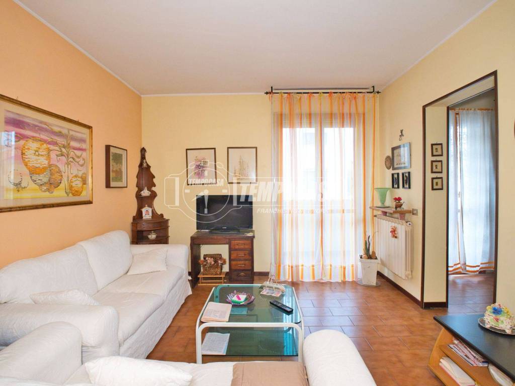 Appartamento a Galliate in Via Tiro a Segno - Foto 2