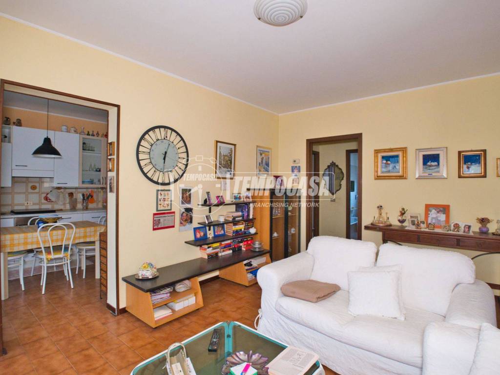 Appartamento a Galliate in Via Tiro a Segno - Foto 5