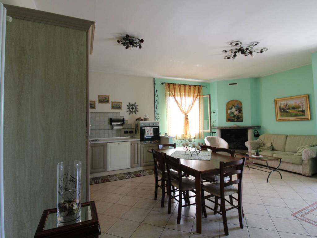 Casa indipendente a Tortoreto in Via Cavatassi - Foto 4