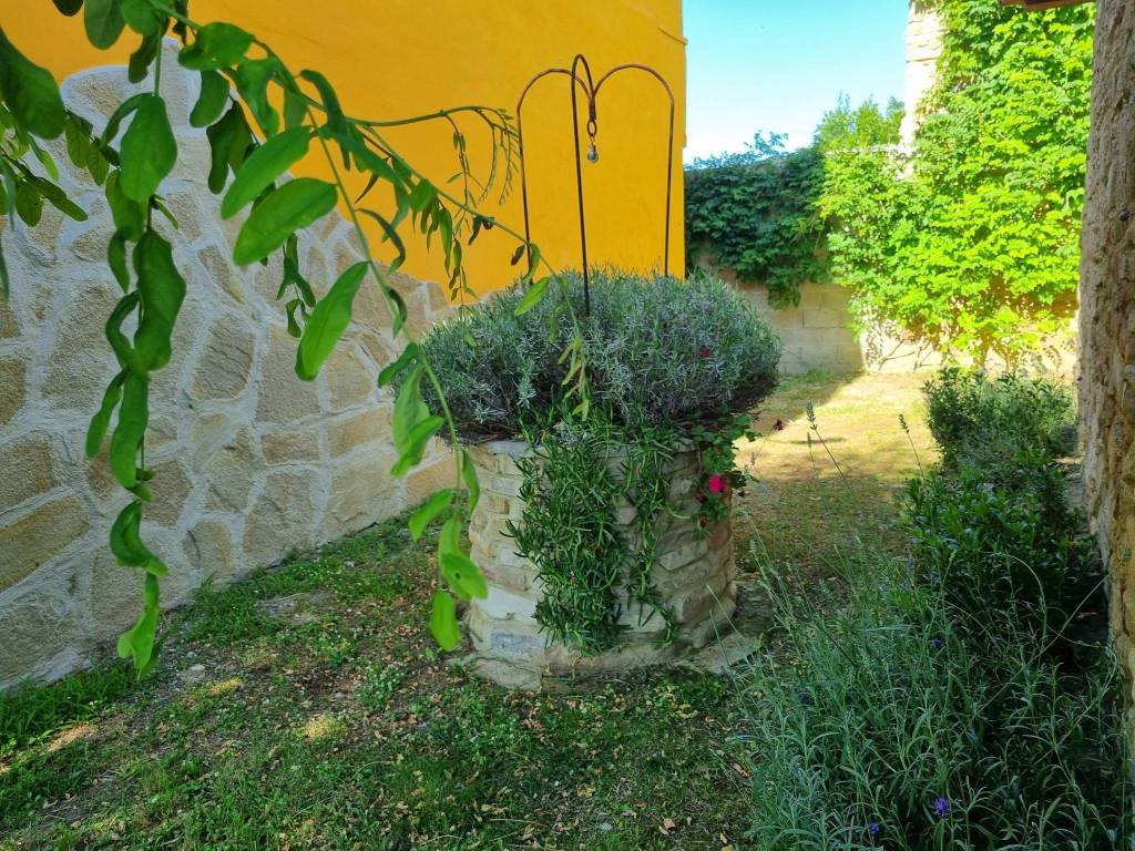 Casa indipendente a Bisenti in Contrada Chioviano Inferiore - Foto 5