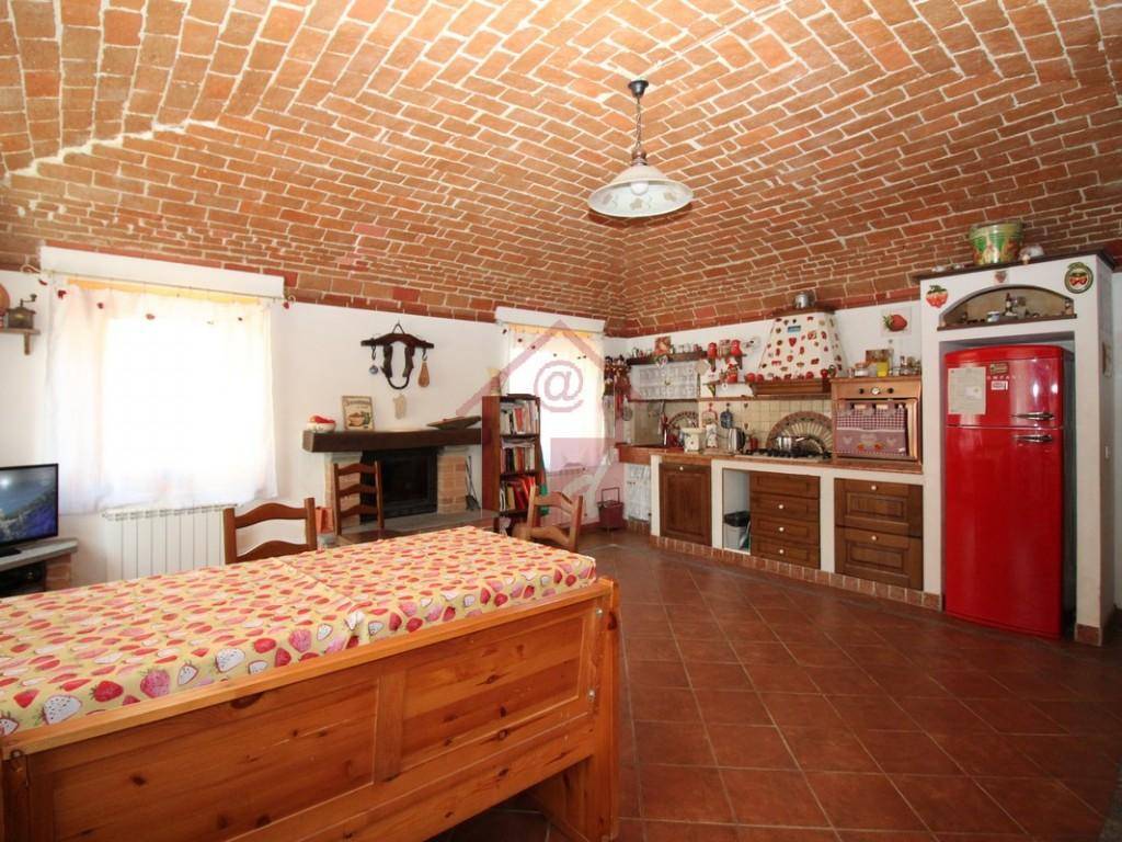 Casa indipendente a Pertengo in Via Circonvallazione, 8 - Foto 2