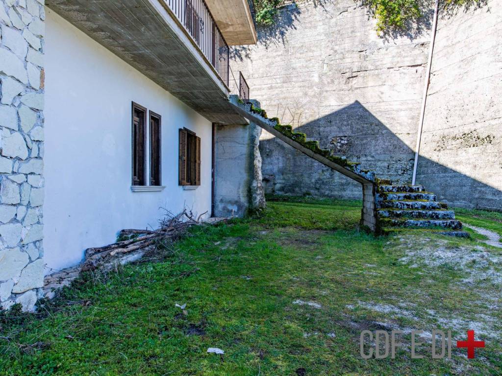 Appartamento a Borgorose in Via dell'Ara-Poggiovalle - Foto 5