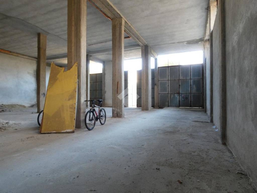 Box / garage a Policoro in Via Brennero, 33 - Foto 3