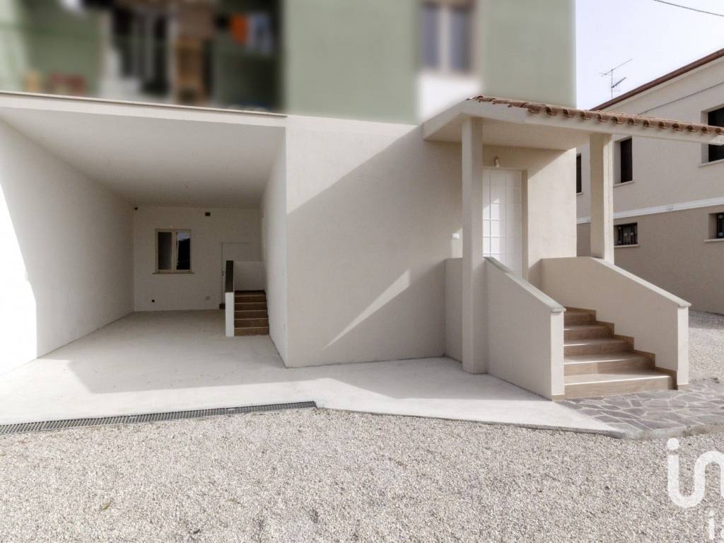 Appartamento a Roseto degli abruzzi in Via Val Vomano, 25 - Foto 2