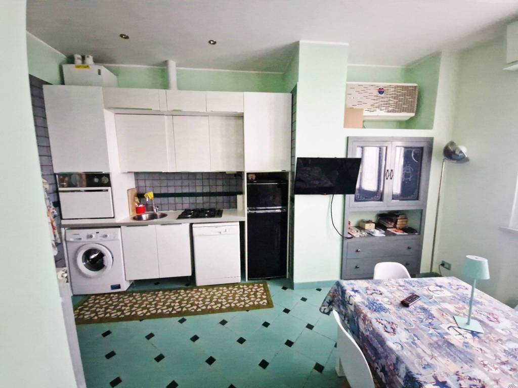 Appartamento a Varazze in Via Michelangelo Corosu - Foto 2