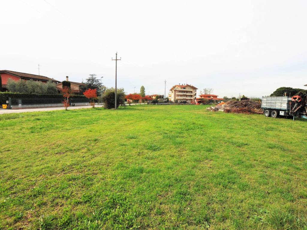Terreno a Monsummano terme in Via Jurij Gagarin - Foto 2
