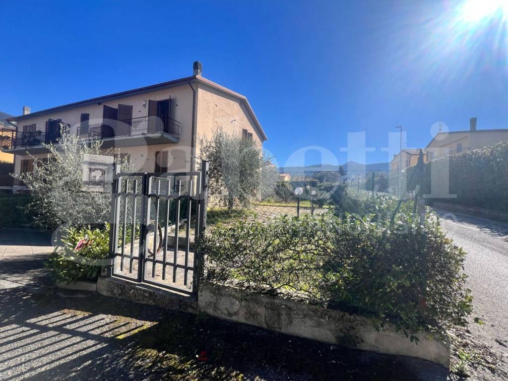 Appartamento a Campello sul clitunno in via delle Macchiette - Foto 2