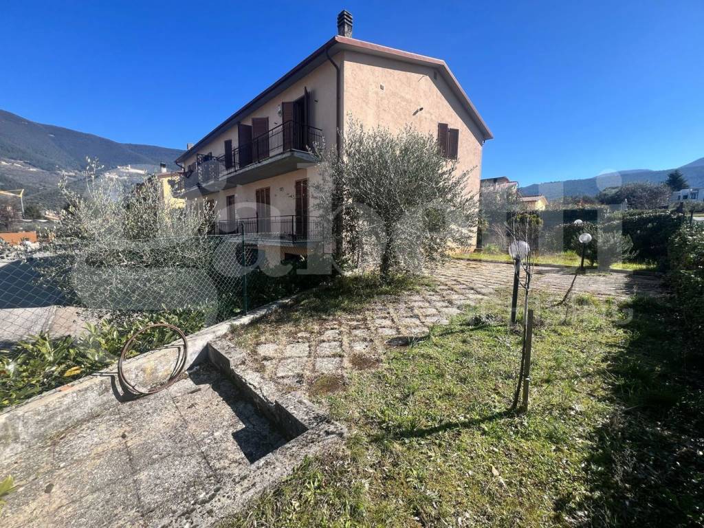 Appartamento a Campello sul clitunno in via delle Macchiette - Foto 3