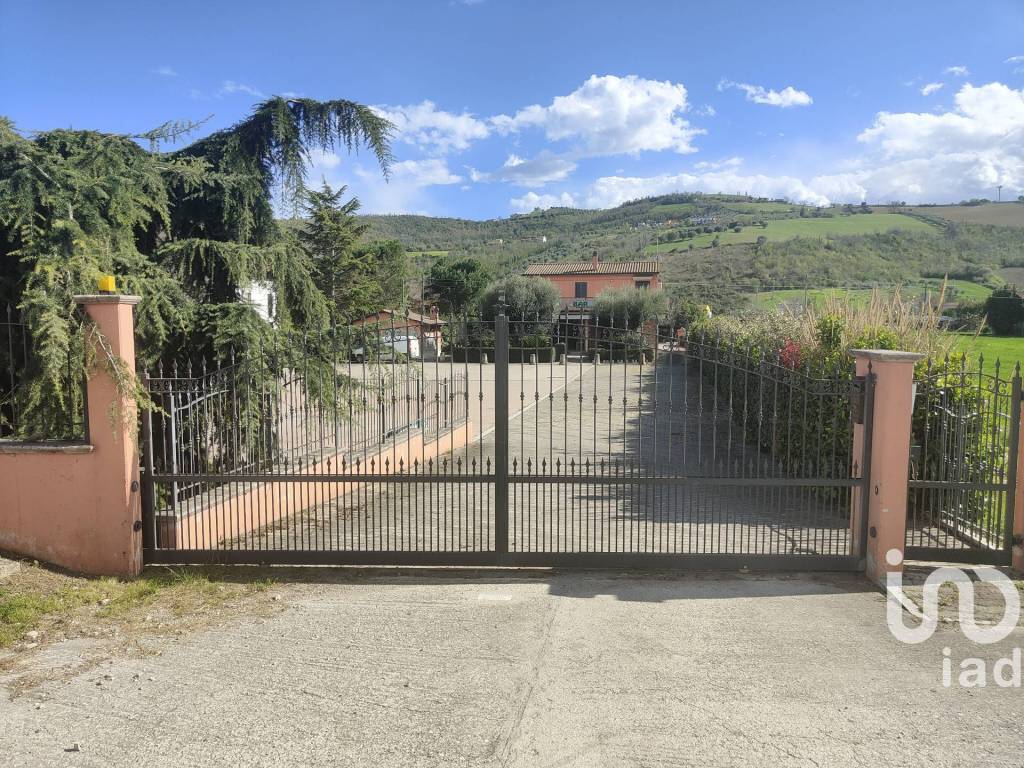 Casa indipendente a Controguerra in Strada PIANE TRONTO, 34 - Foto 2