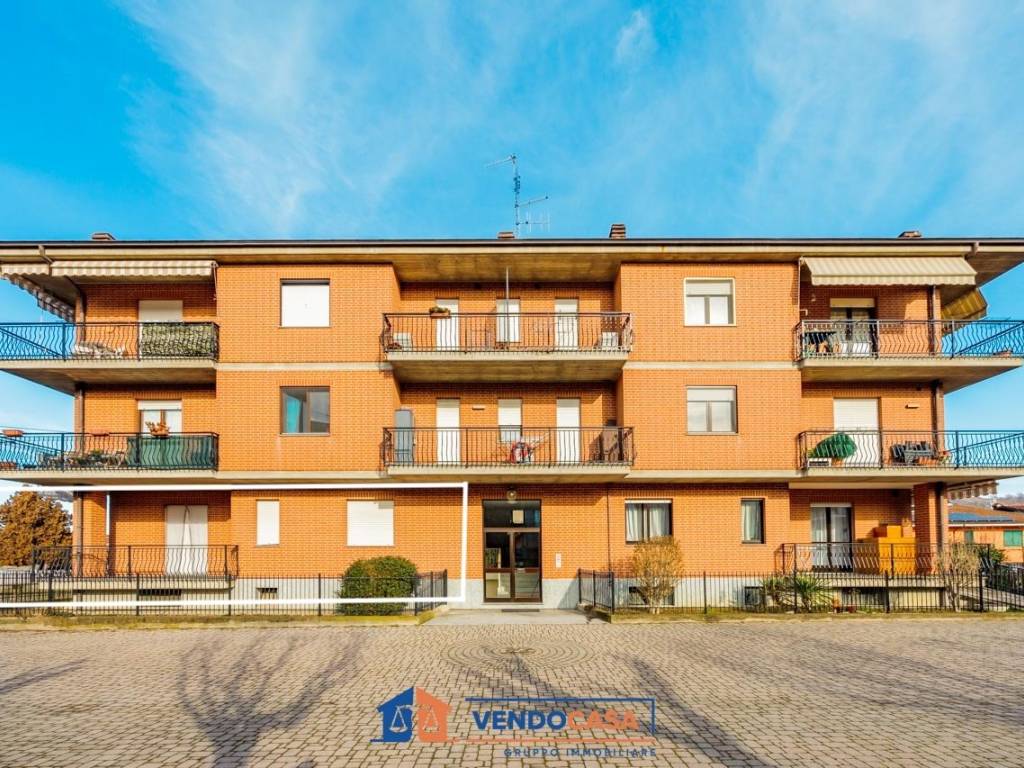 Appartamento a Dogliani in Piazza d'Armi, 5 - Foto 2