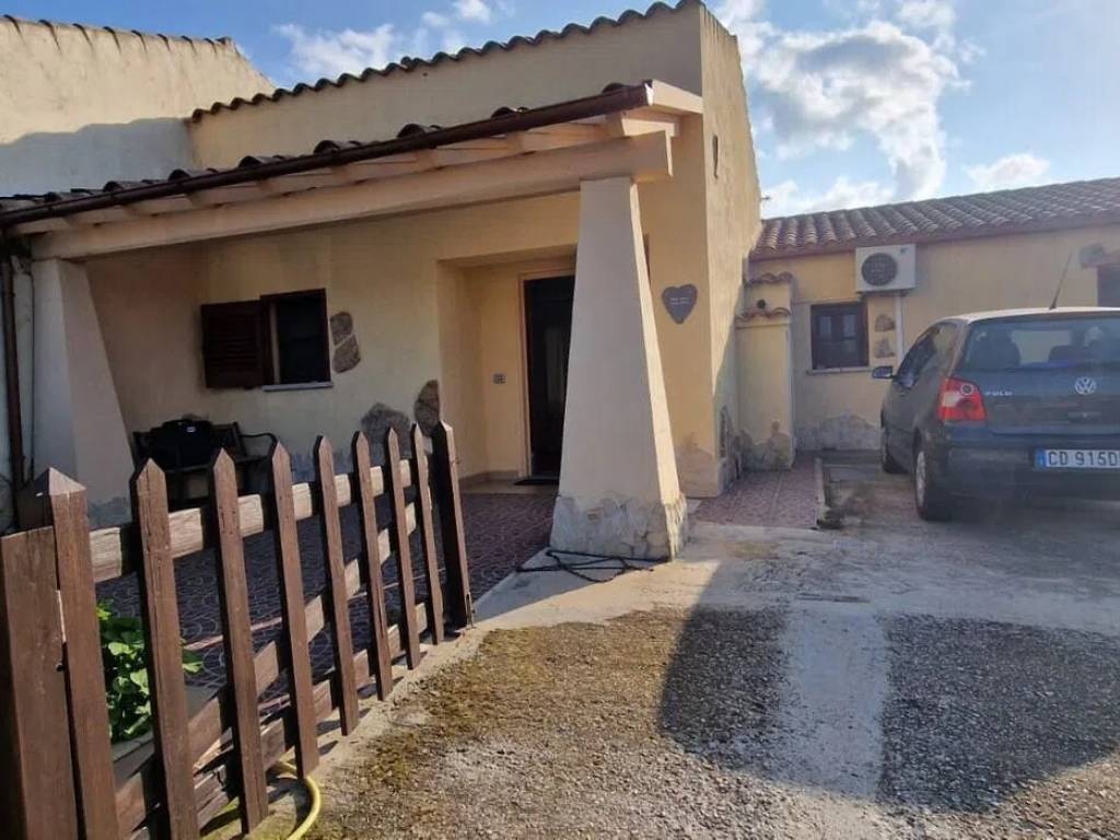 Villa a Loiri porto san paolo in Via Gallura S.N.C. - Foto 2