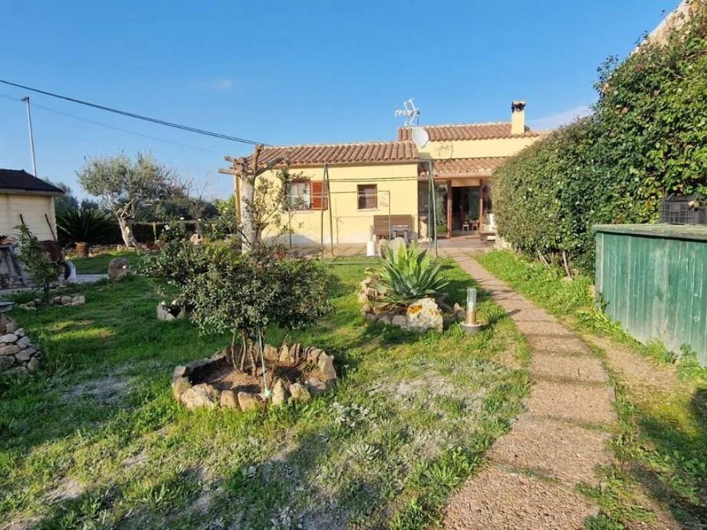 Villa a Loiri porto san paolo in Via Gallura S.N.C. - Foto 3
