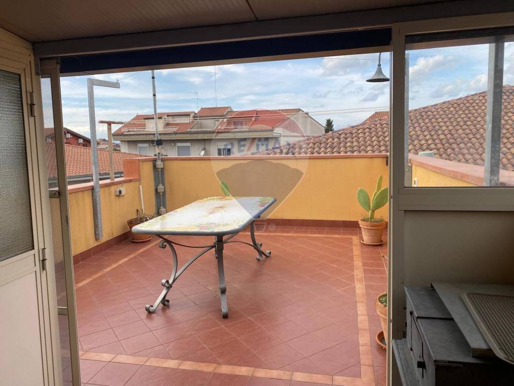 Appartamento a Camporotondo etneo in Via Antonino Tripoli, 41 - Foto 2