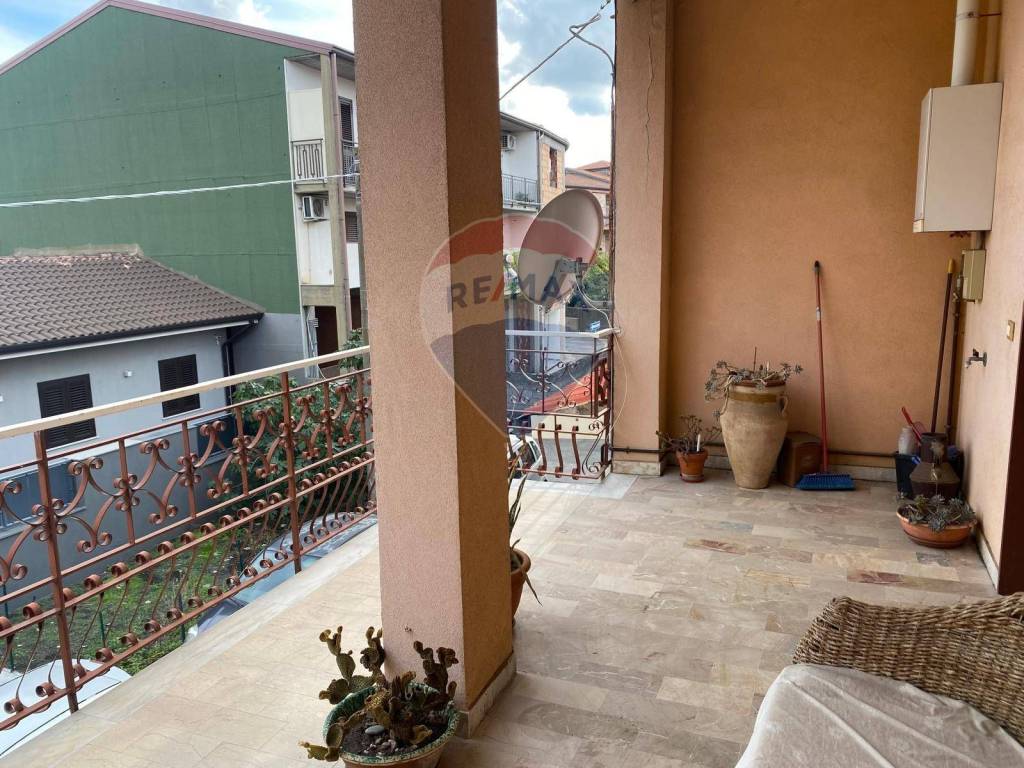 Appartamento a Camporotondo etneo in Via Antonino Tripoli, 41 - Foto 3