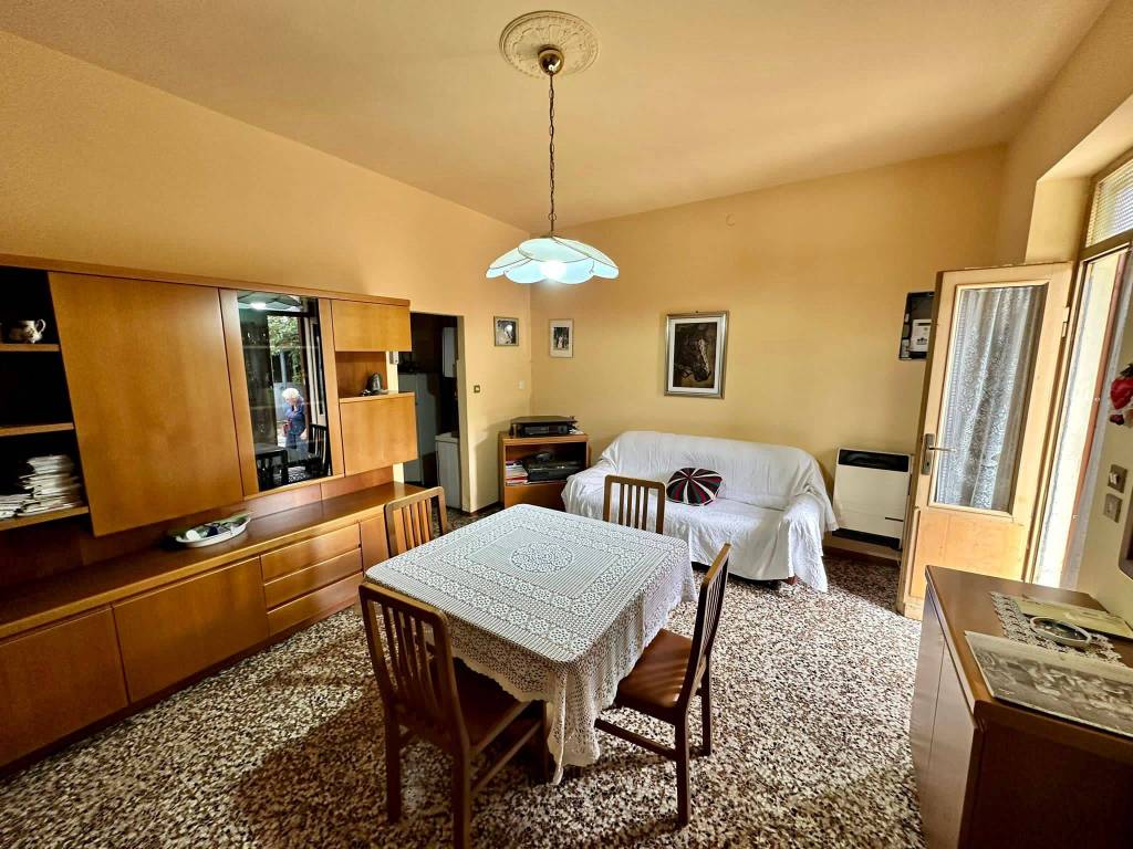 Villa a Cornale e bastida in Via Camillo Benso di Cavour - Foto 3