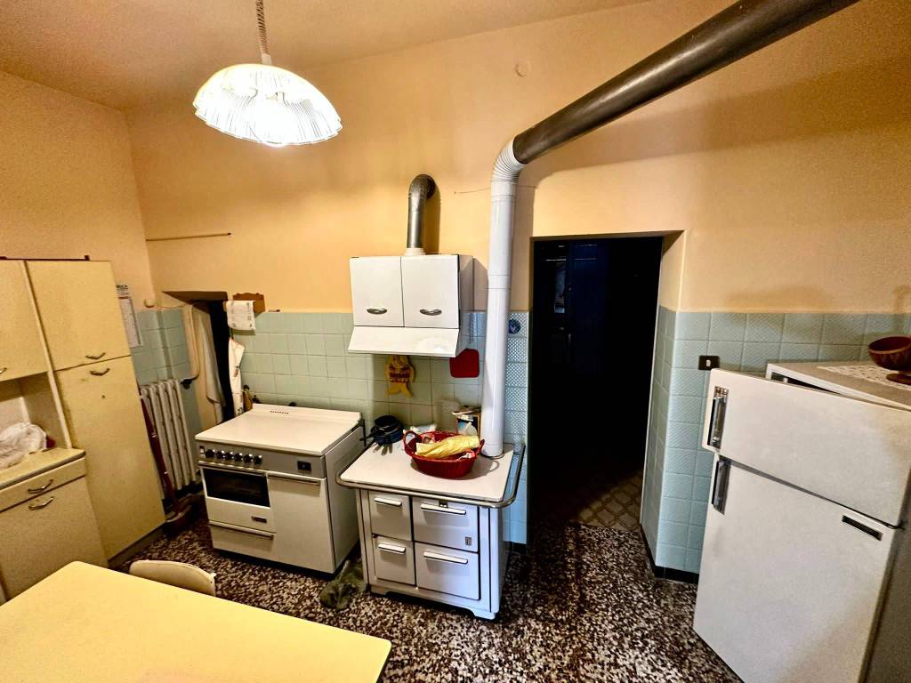 Villa a Cornale e bastida in Via Camillo Benso di Cavour - Foto 4