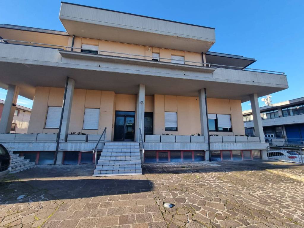 Immobile a Corridonia in Viale dell'Industria - Foto 2