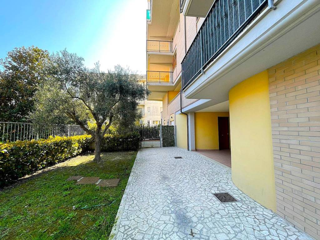 Attico / mansarda a Martinsicuro in Via Tosti - Foto 3