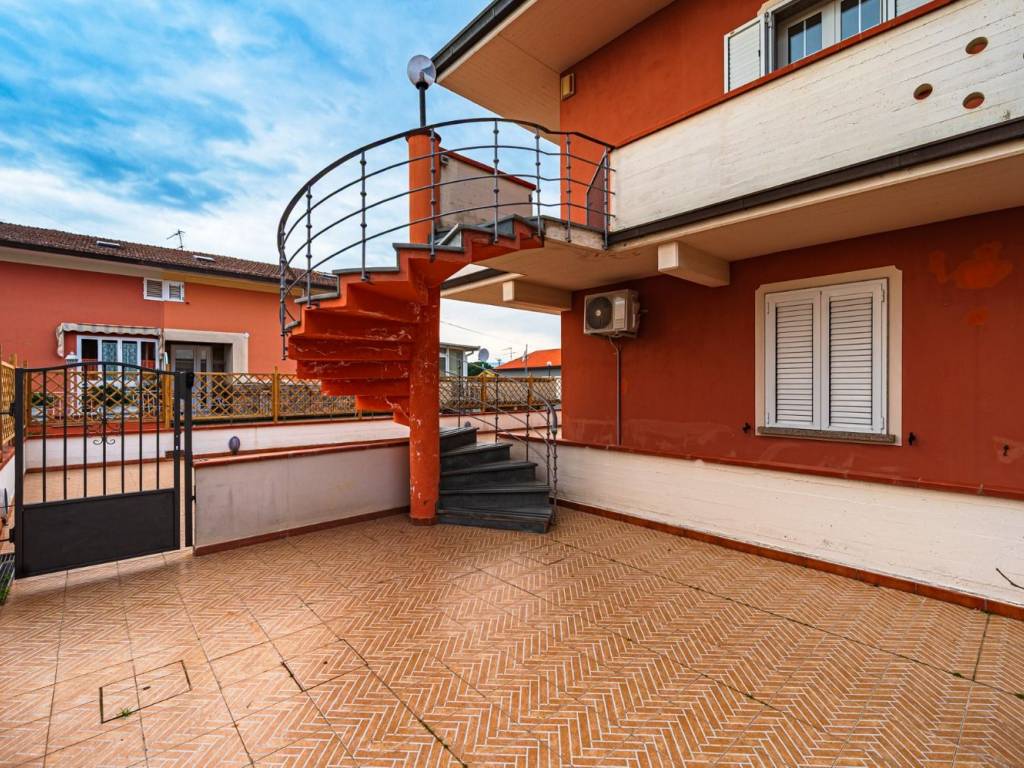 Appartamento a Monsummano terme in Via Papa Giovanni XXIII, 146 - Foto 3