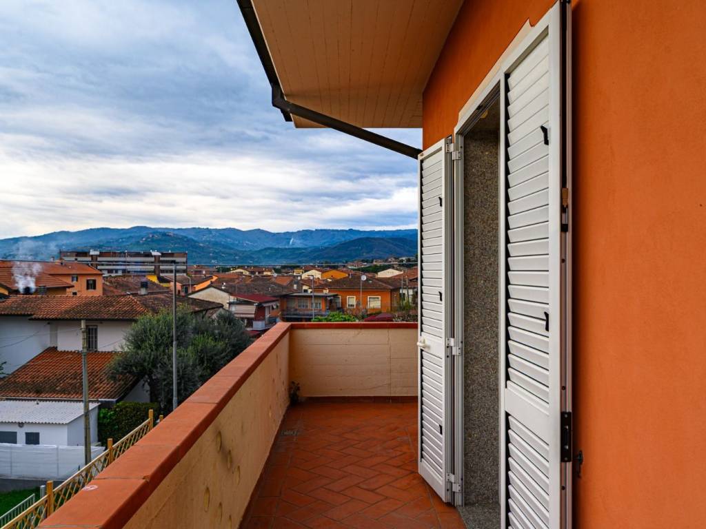 Appartamento a Monsummano terme in Via Papa Giovanni XXIII, 146 - Foto 5
