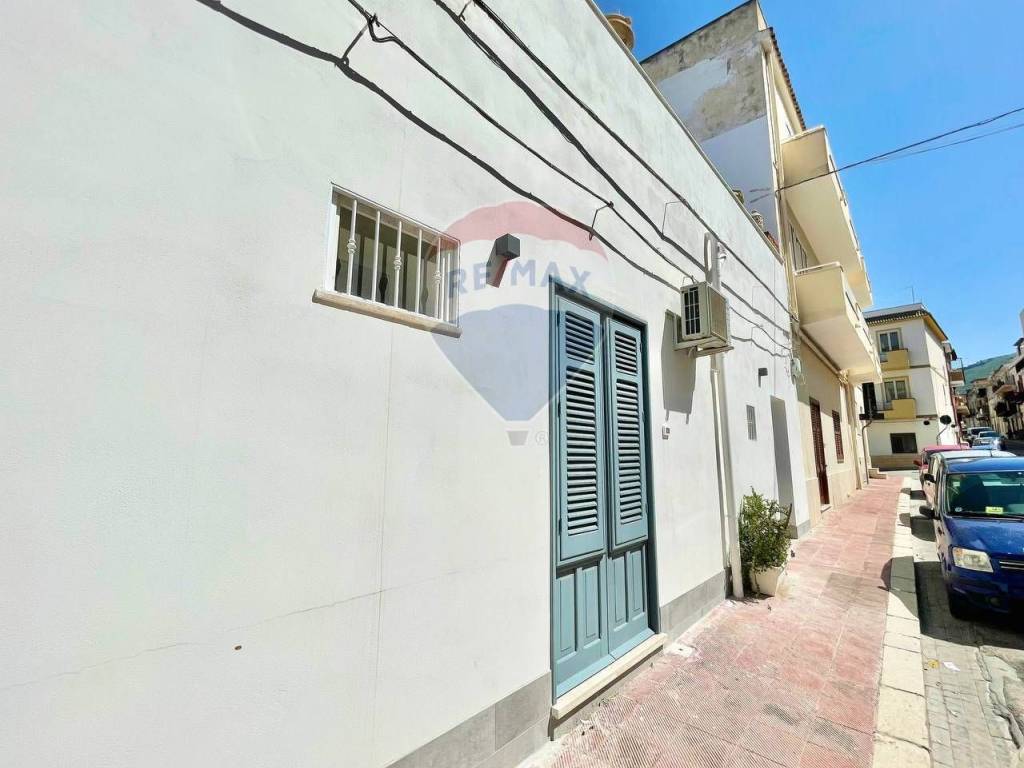 Casa indipendente a Terrasini in Via Benedetto Saputo - Foto 3