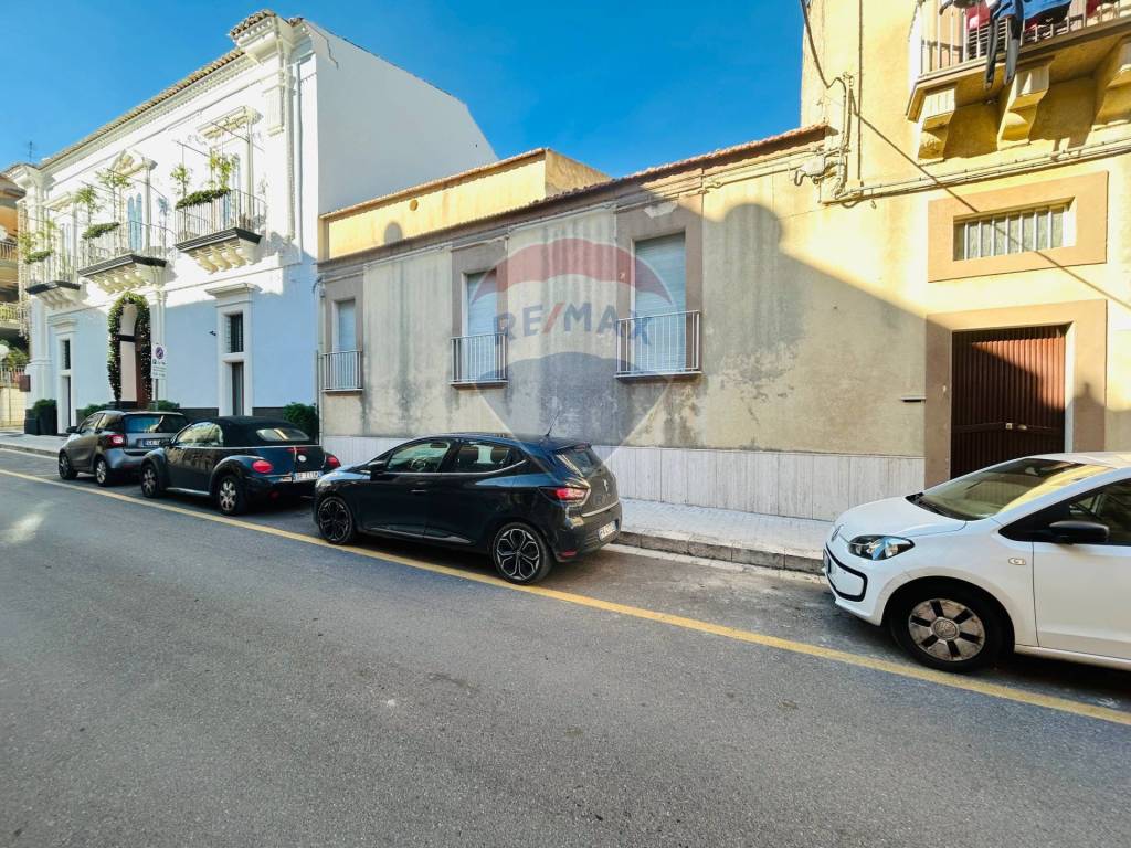 Casa indipendente a Ragusa in via cavalier francesco de stefano, 13 - Foto 3