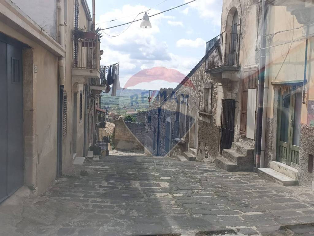Casa indipendente a Giarratana in vincenzo bellini, 126 - Foto 2
