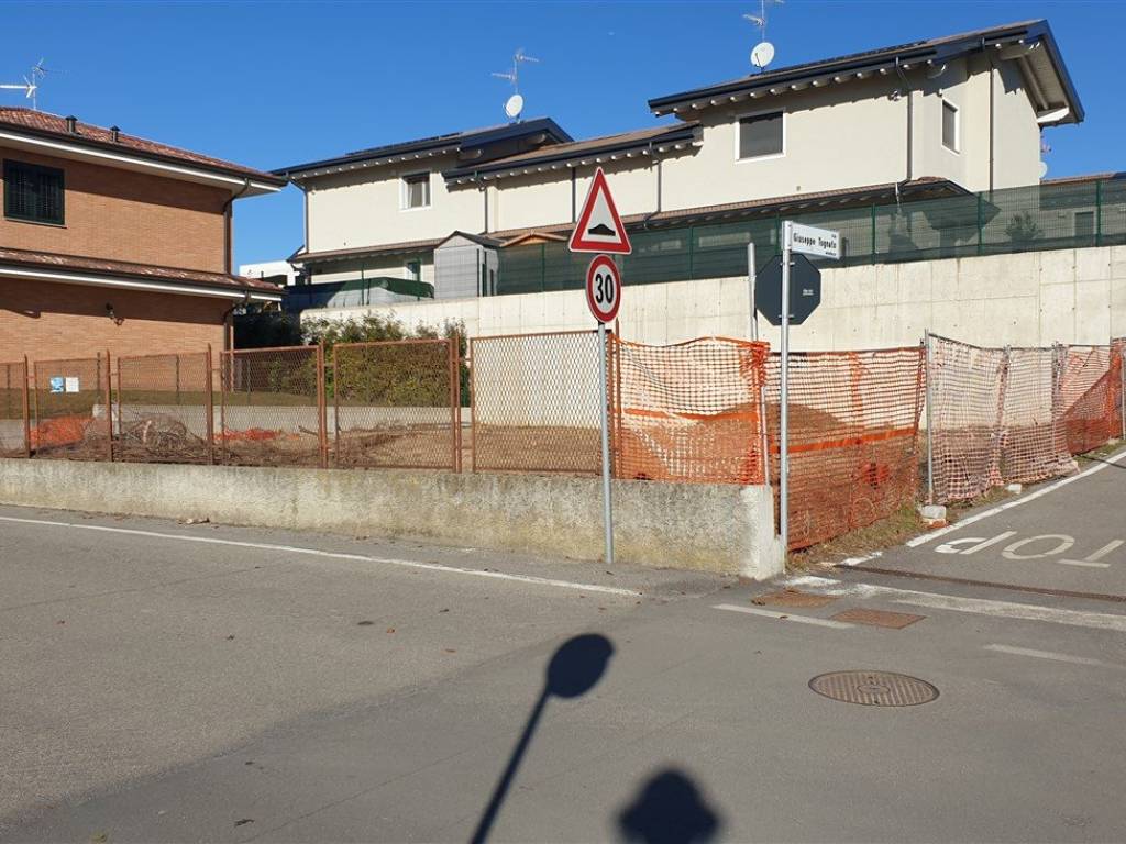 Terreno a Galgagnano in Via Martiri della Cagnola, 62 - Foto 3
