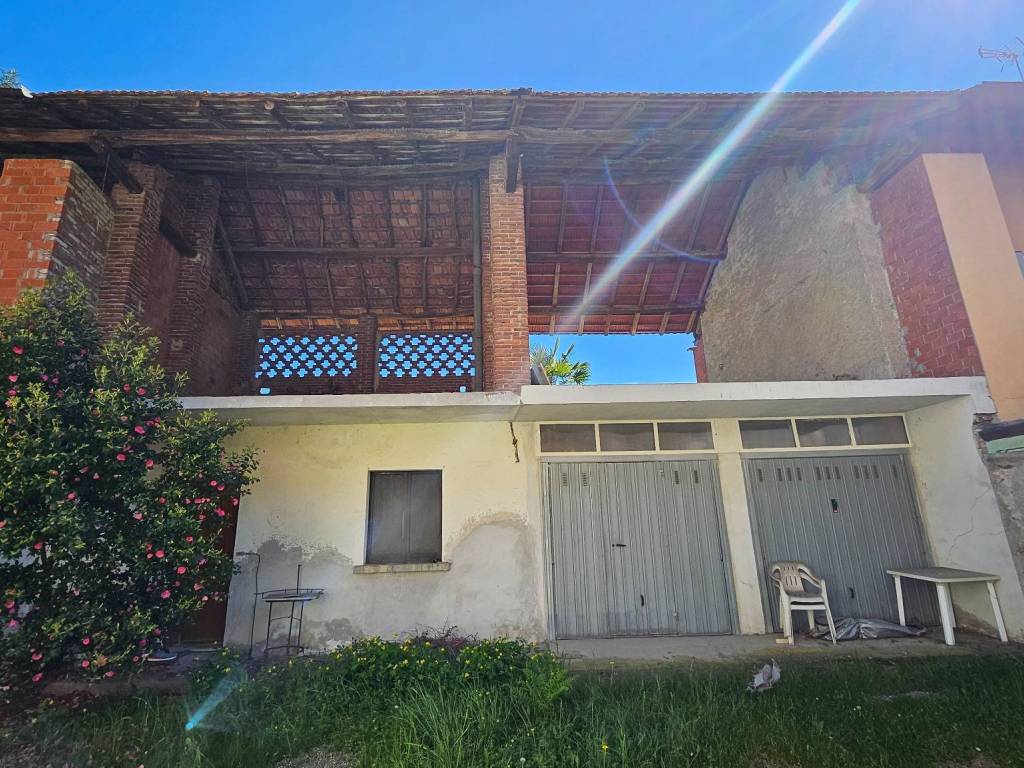 Rustico / casale a Borgomanero in Via Alessandro Manzoni - Foto 3