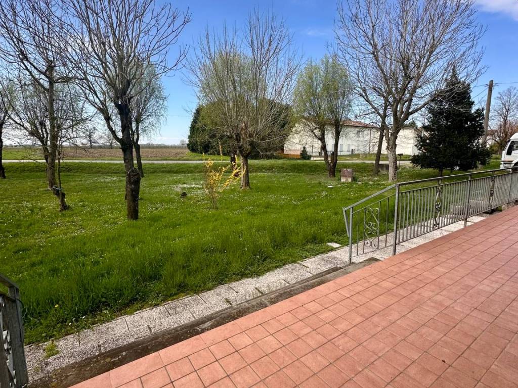 Villa a Mirandola in Via Ponte Pietra - Foto 3