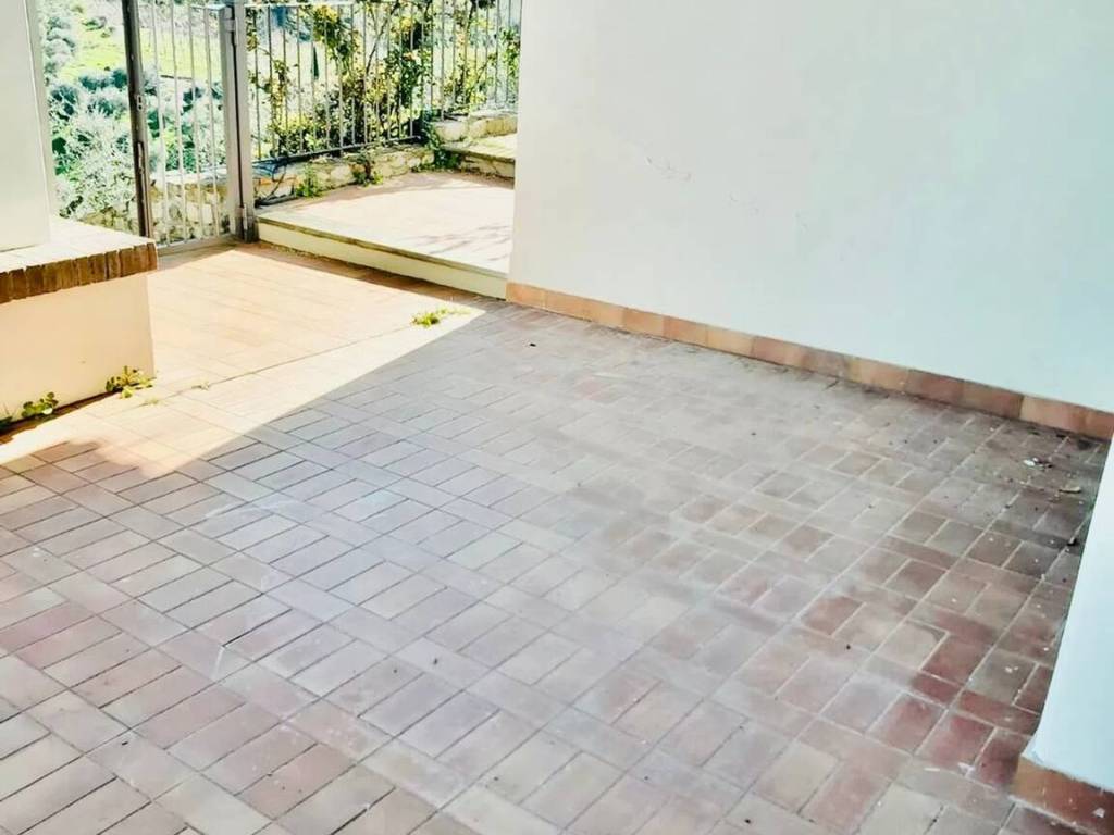 Villa a Poggio a caiano in Traversa Di Carmignano S.N.C. - Foto 3