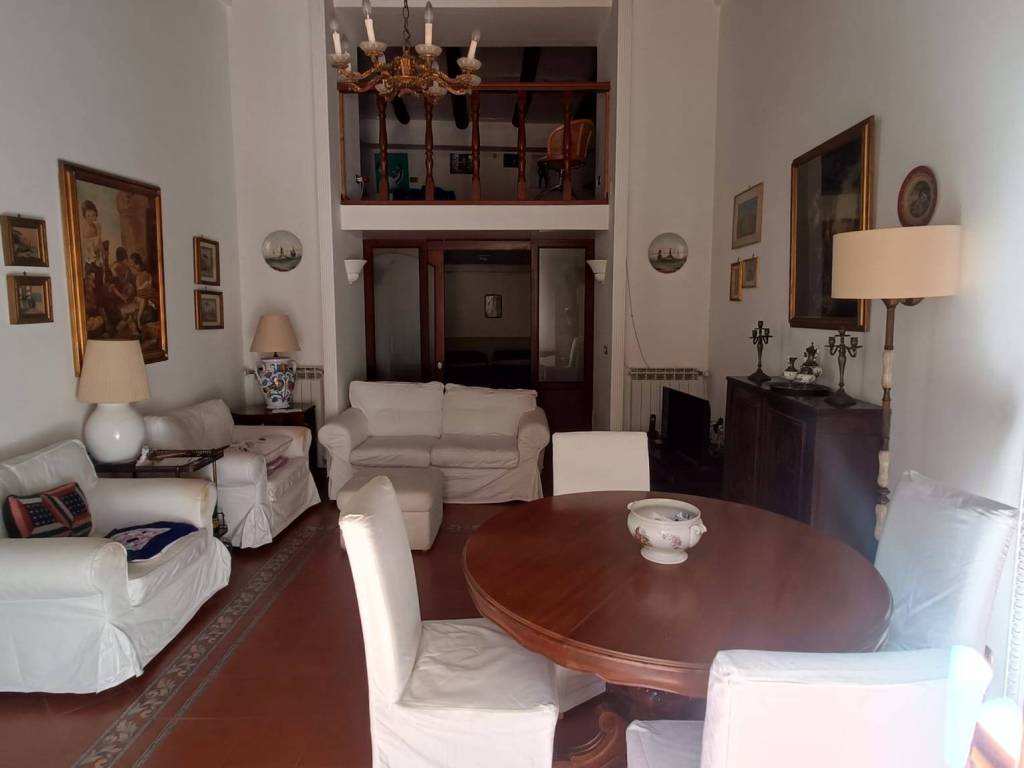 Appartamento a Napoli in Via della Croce Rossa, 35 - Foto 4