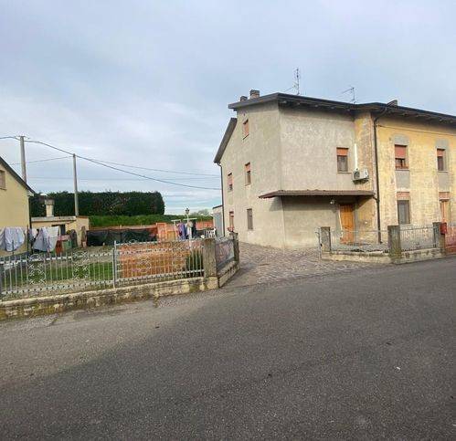 Villa a Finale emilia in Via G. B. Vicini 4 - Foto 2
