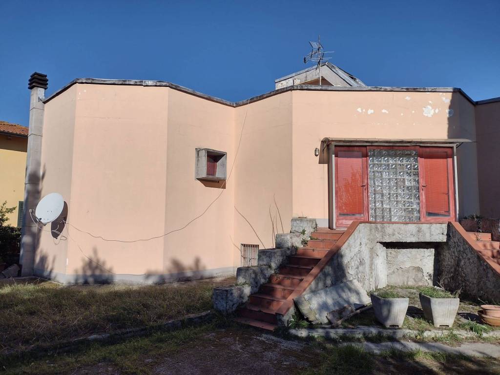 Villa a San giuliano terme in Via Edmondo De Amicis Arena Metato, 52 - Foto 2