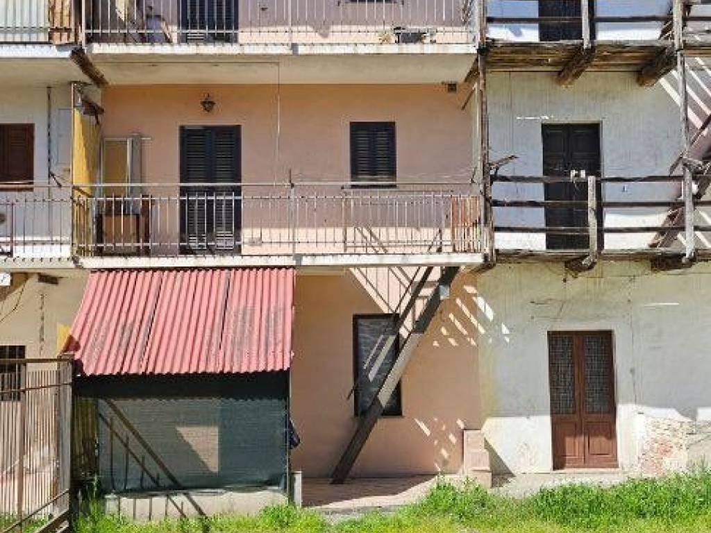 Casa indipendente a Borgomanero in Via Alessandro Manzoni - Foto 2