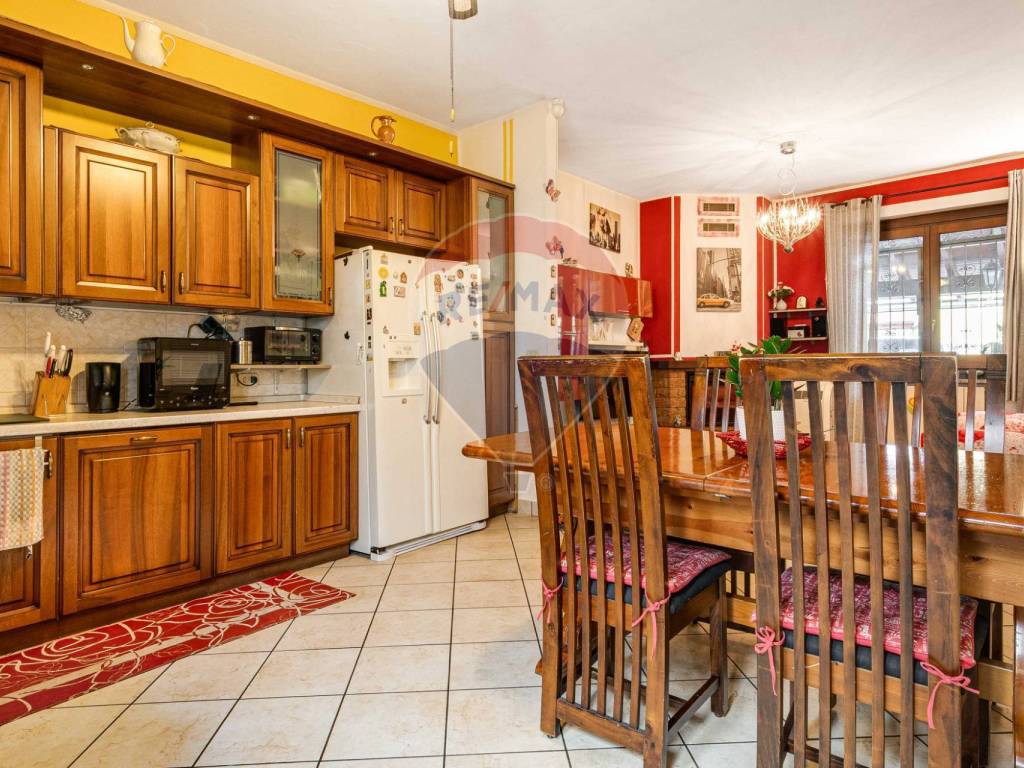 Casa indipendente a Cardano al campo in Via Isonzo, 19 - Foto 3