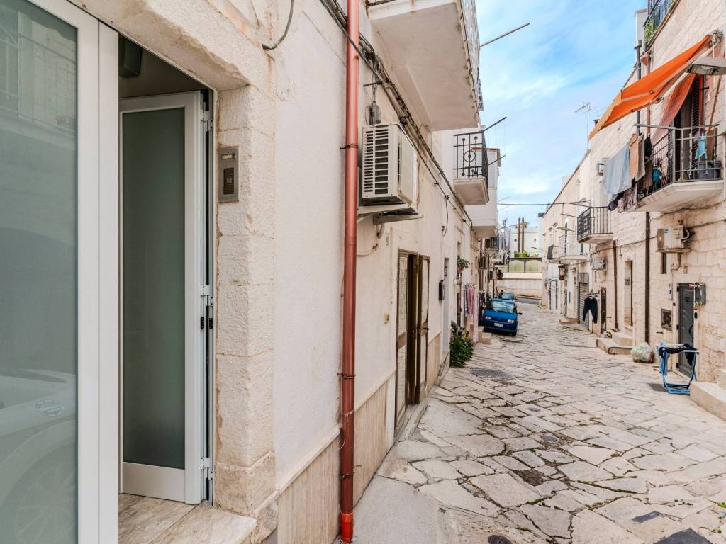 Casa indipendente a Ostuni in Via Ugo Foscolo, 28 - Foto 2