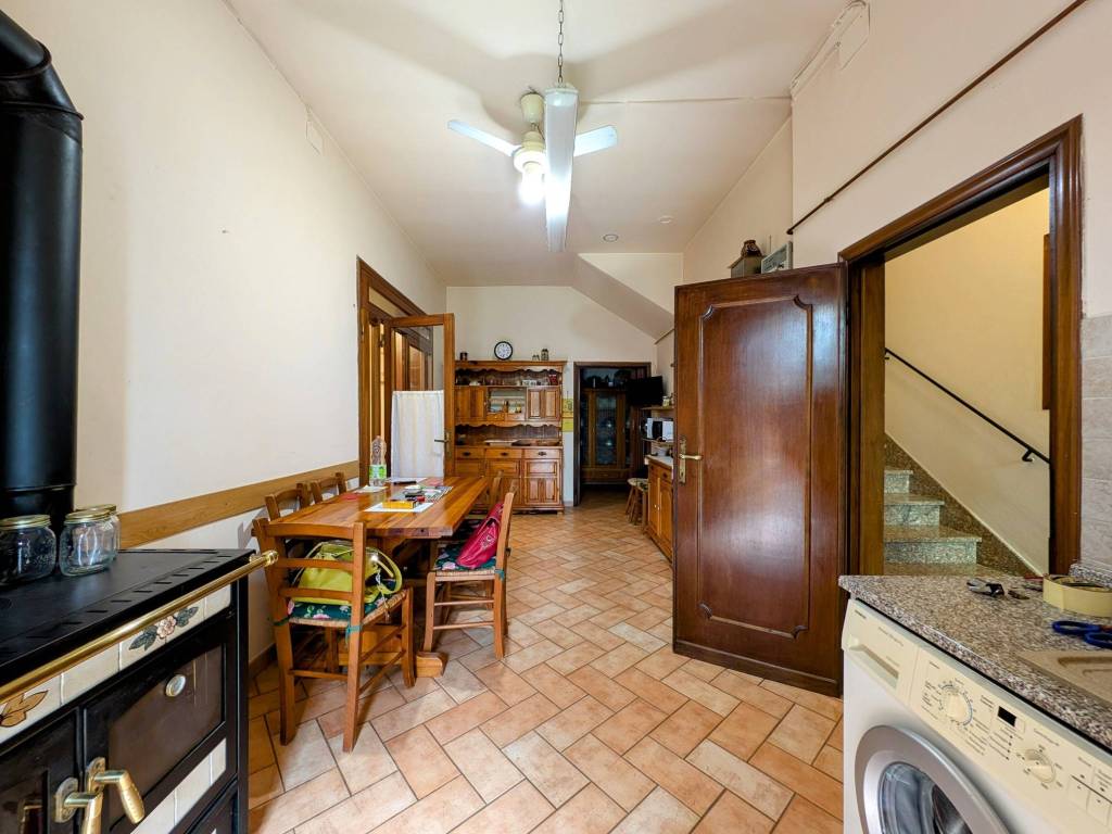 Casa indipendente a Prato in Via Aldo Capitini - Foto 3