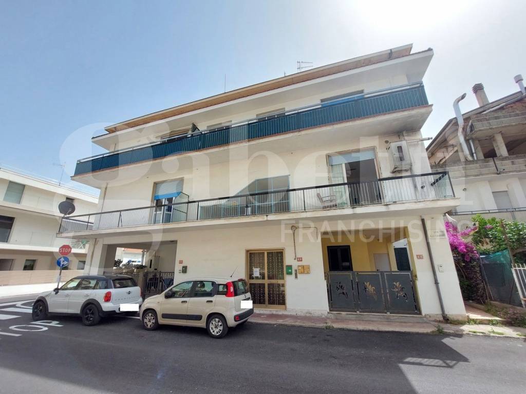 Appartamento a Alba adriatica in Via Cairoli , 8 - Foto 3