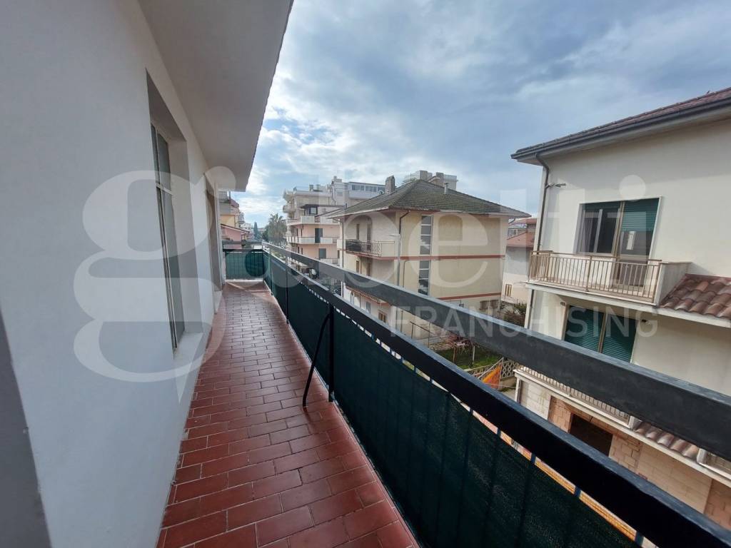 Appartamento a Alba adriatica in Via Cairoli , 8 - Foto 4