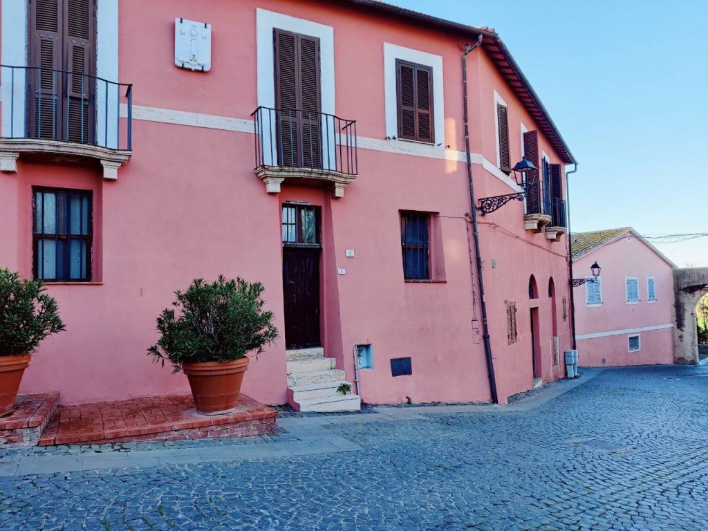 Immobile a Montalto di castro in Piazza Felice Guglielmi, 2 - Foto 2