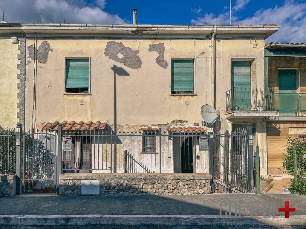 Appartamento a Castelnuovo di farfa in Via Roma - Foto 2