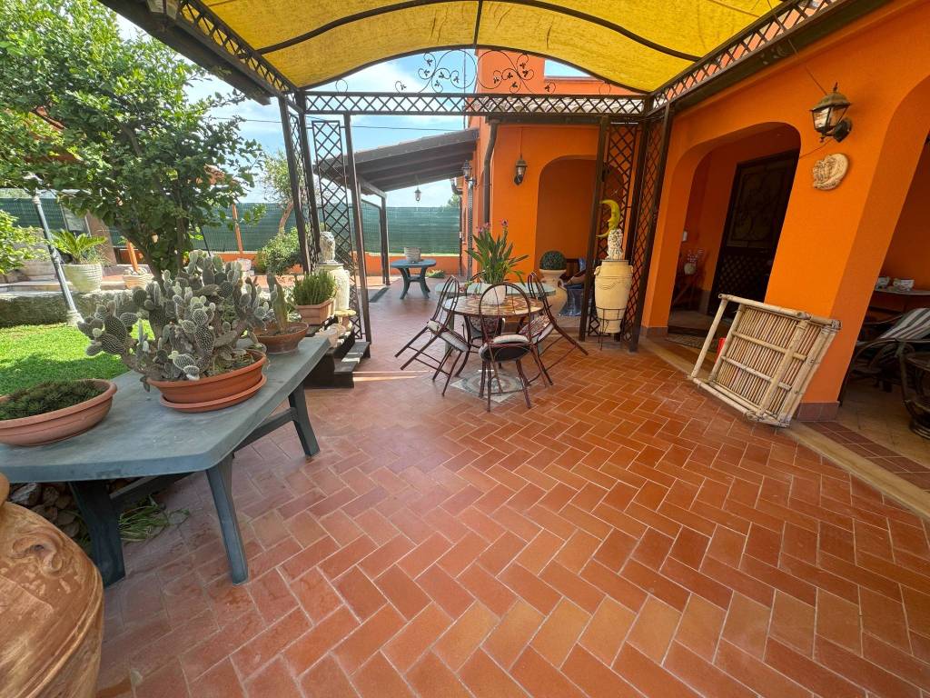 Villa a San felice circeo in Via Giacomo Leopardi, 30 - Foto 2