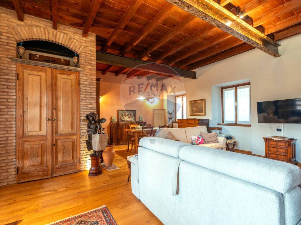 Appartamento a Barzanò in Via Prebone, 19 - Foto 2