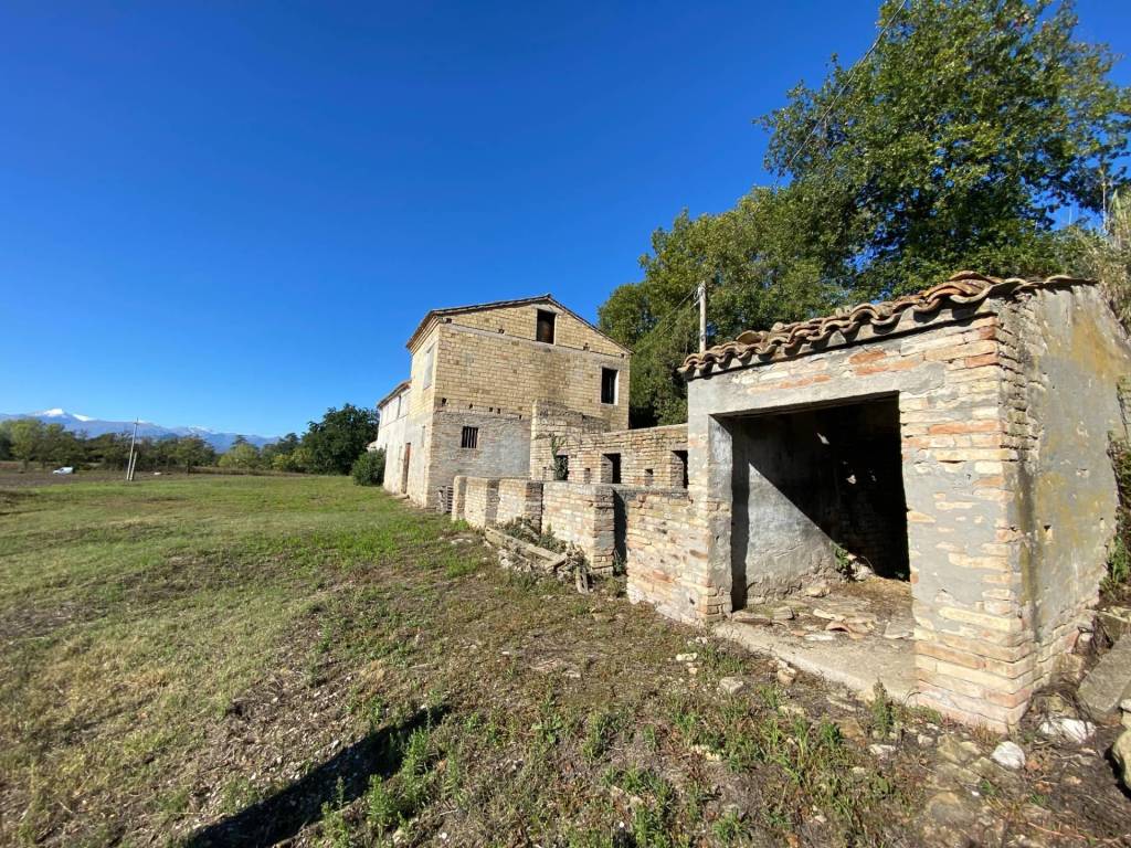 Casa indipendente a Montegiorgio in santa croce - Foto 5