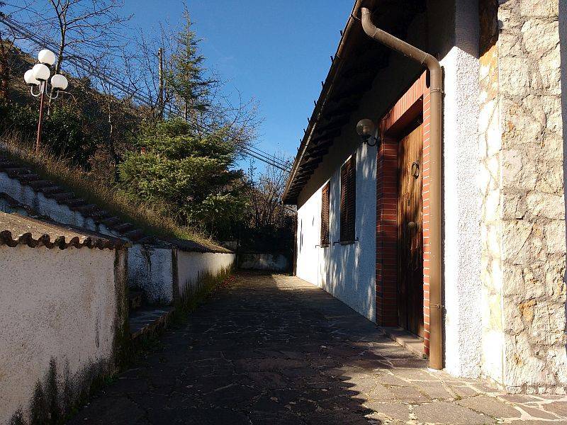 Villa a Tagliacozzo in Strada Comunale per Sante Marie - Foto 3