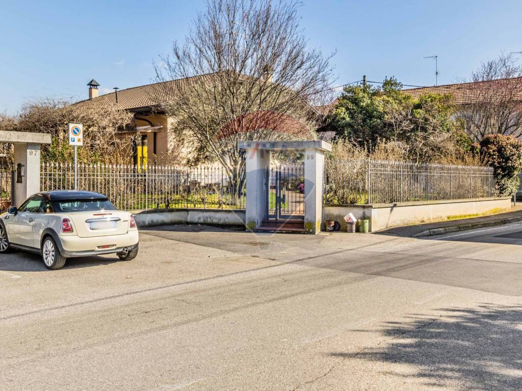 Villa a Cassano magnago in VIA GARIBALDI, 99 - Foto 2