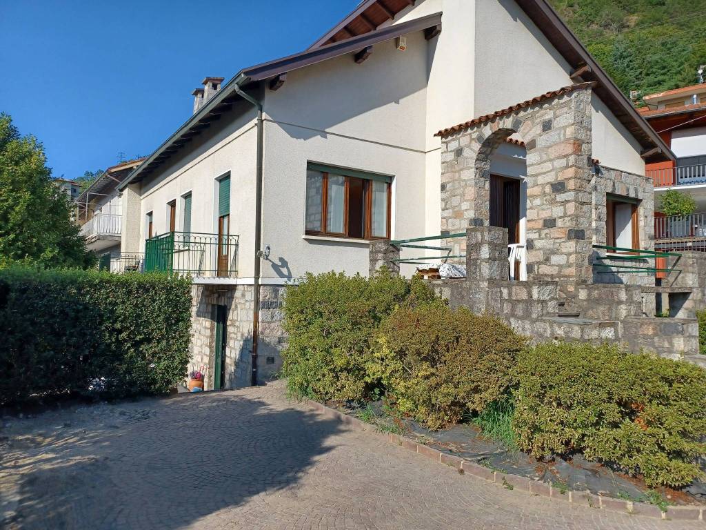 Villa a Omegna in Via Antonio Nobili - Foto 4